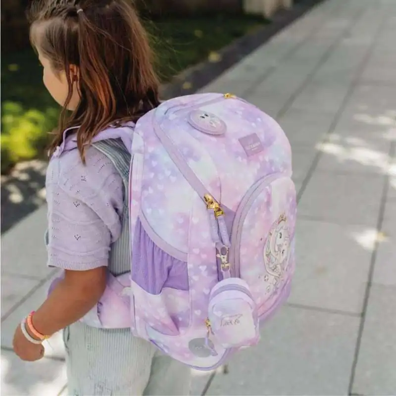 BECKMANN Schulranzen Active Air FLX 6 tlg - Unicorn Princess Purple Kind mit Schulranzen seitlich