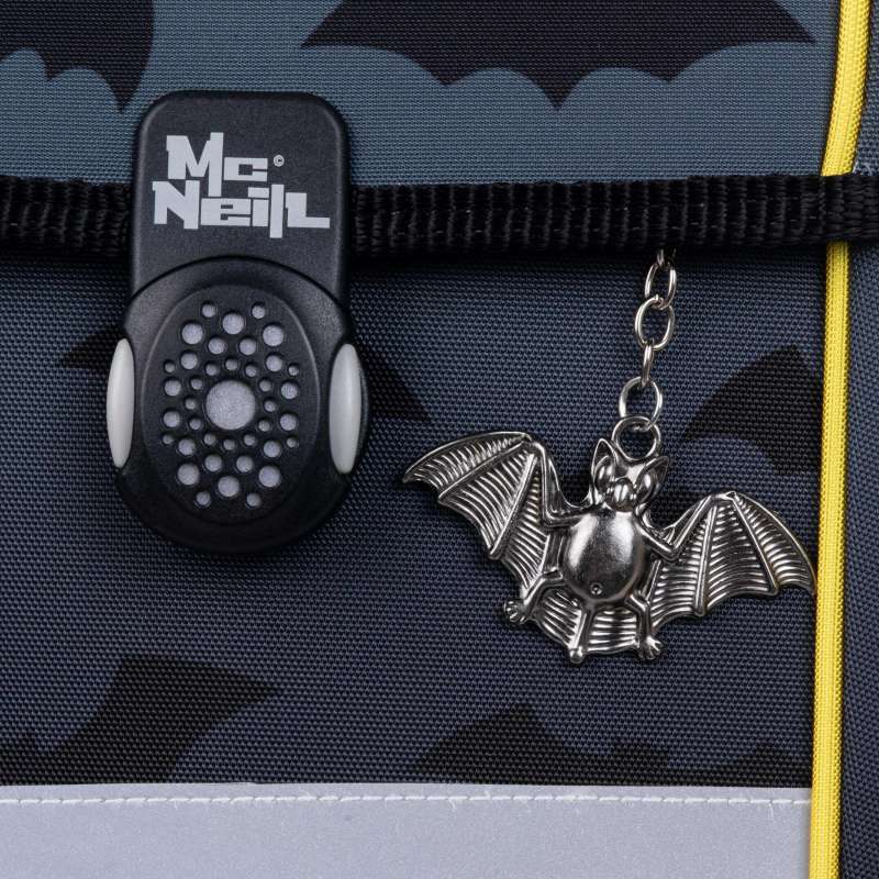 MC NEILL Schulranzen-Set ERGO COMPACTO 5 tlg - Dark Night Ansicht Charms