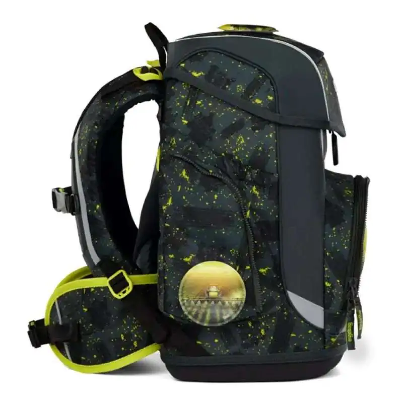 ERGOBAG Schulranzen Set 5 tlg CUBO - MähdreschBär rechte Seite