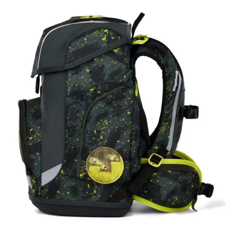 ERGOBAG Schulranzen Set 5 tlg CUBO - MähdreschBär linke Seite