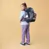 ERGOBAG Schulrucksack Set 6 tlg PACK - Bärlaxy Kind mit Schulranzen seitliche Rückansicht