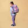 ERGOBAG Schulrucksack Set 6 tlg PACK - BlütenzauBär Kind mit Schulranzen Rückansicht